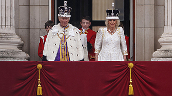 Във Великобритания Бъкингамският дворец отваря за посетители стаята от която