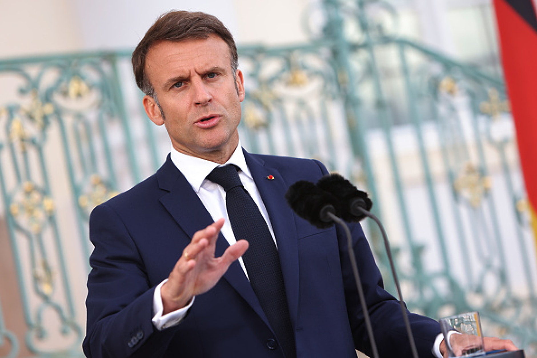  Може ли Франция да се научи на сложното политическо изкуство на компромиса?