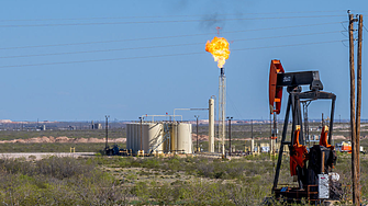 Цените на петрола се повишават на фона на спад на запасите в САЩ