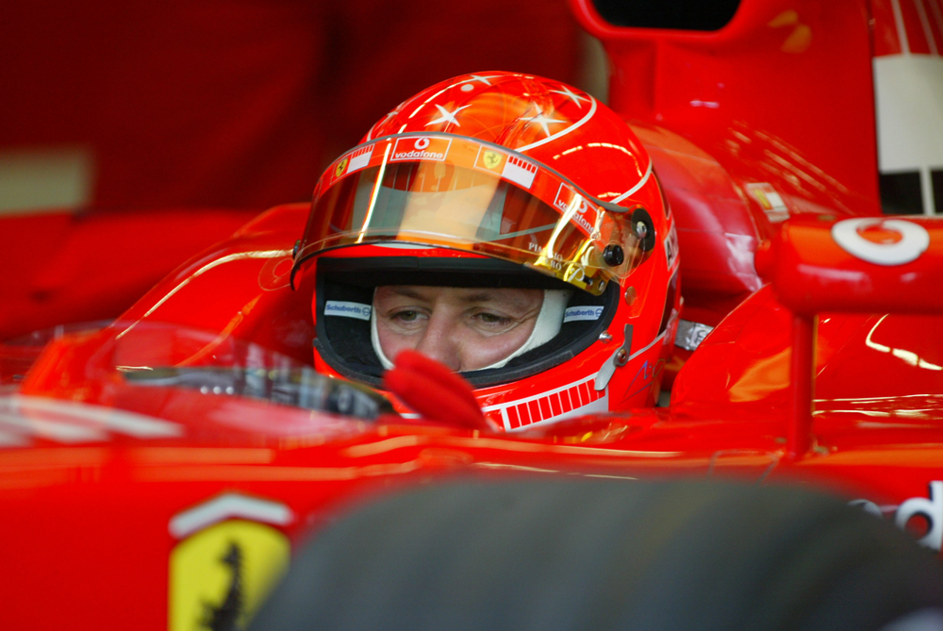 Продават на търг реплика на Ferrari  с подписа на Михаел Шумахер за 200 000 британски лири