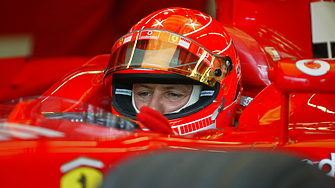 Продават на търг реплика на Ferrari  с подписа на Михаел Шумахер за 200 000 британски лири
