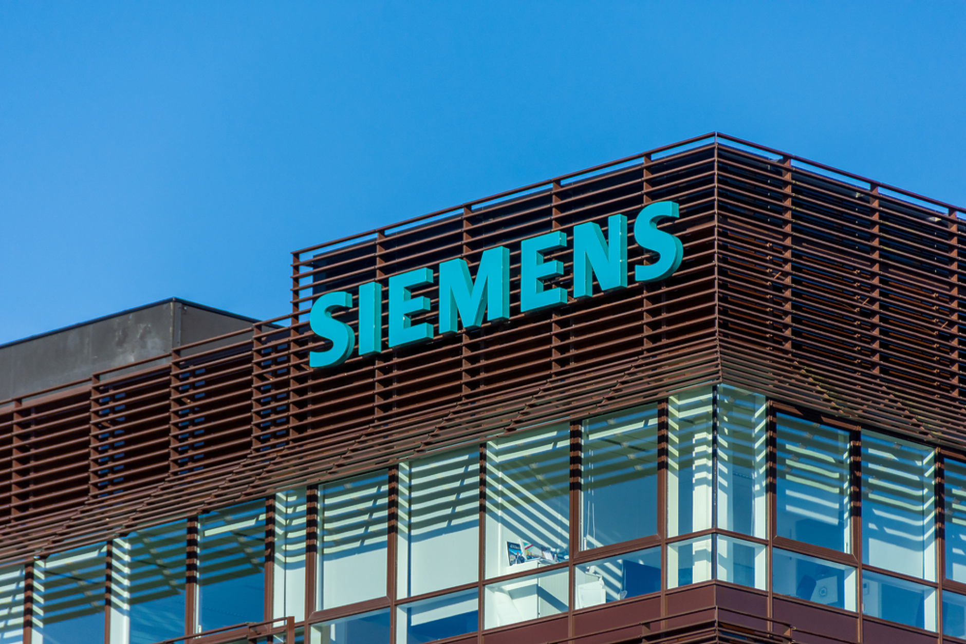 Siemens Energy планира да наеме над 10 хил. служители  за разработване на мрежови технологии 