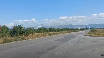 Два хеликоптера Кугар и Ми 17 от състава на Военновъздушните