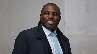 Британският външен министър Дейвид Лами пристигна в Индия за разговори