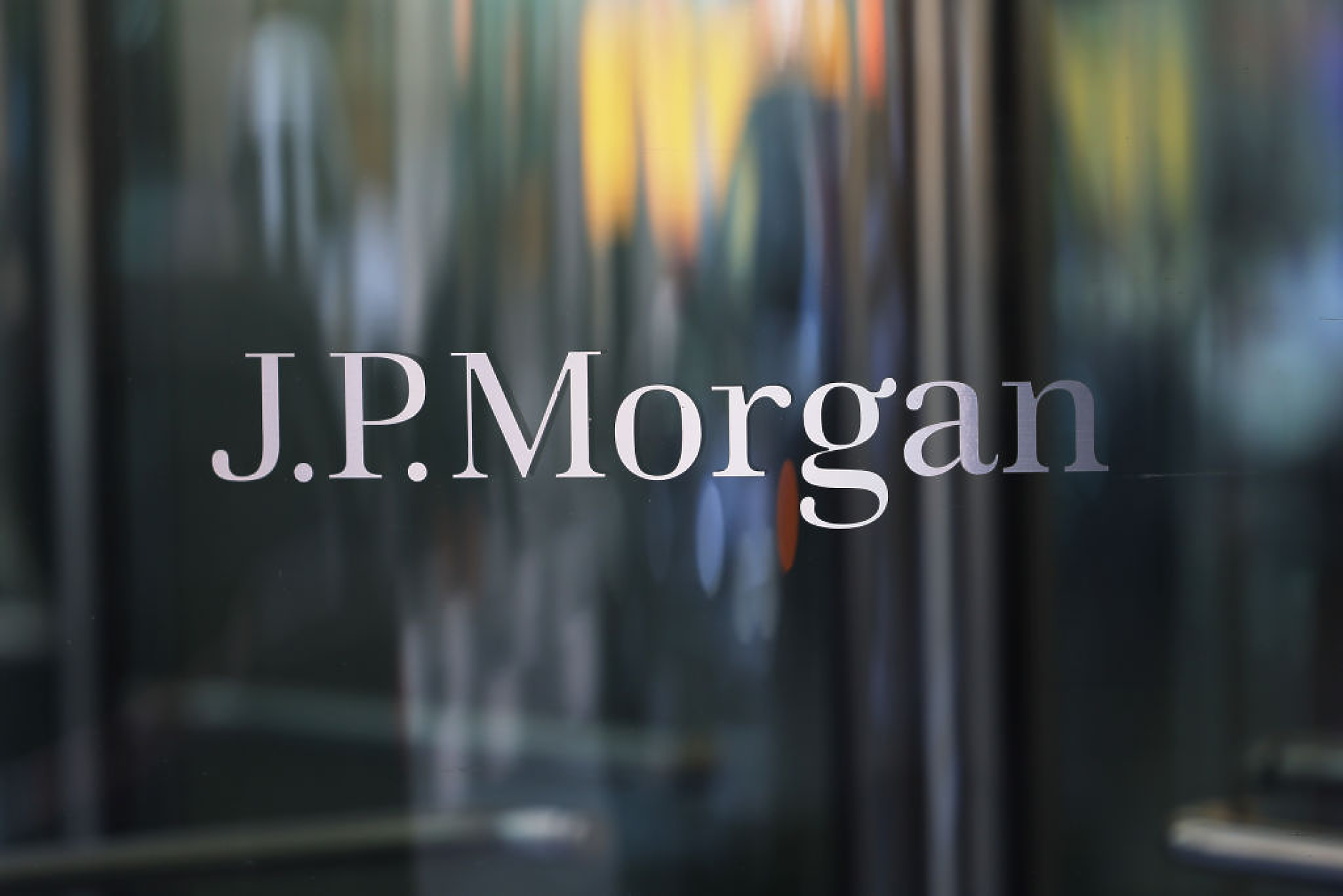 JP Morgan дава на служителите си достъп до чатбот, който действа като анализатор