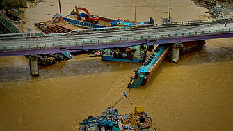 Тайфун потопи товарен кораб край Тайван 