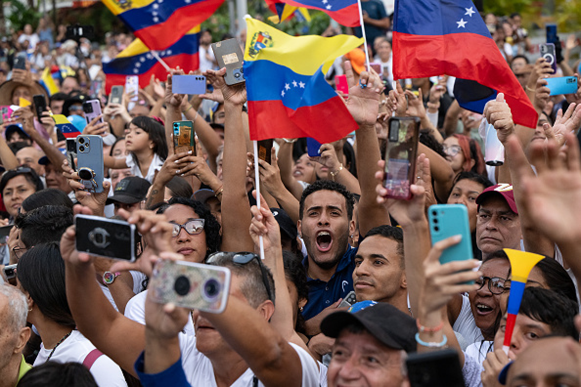 Венецуела скъса дипломатически отношения с Перу и прибра дипломатите си от държави в Латинска Америка