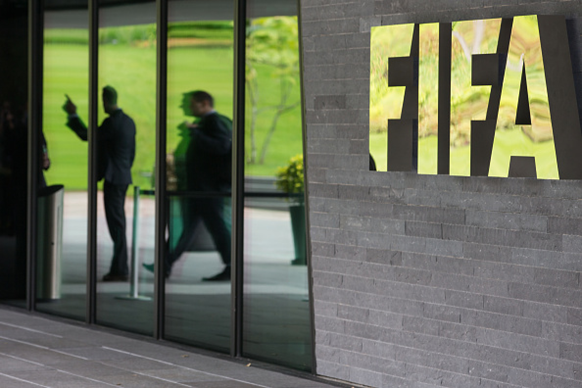 Футболни шефове искат ЕС да се намеси  заради безмилостния график на ФИФА за мачовете