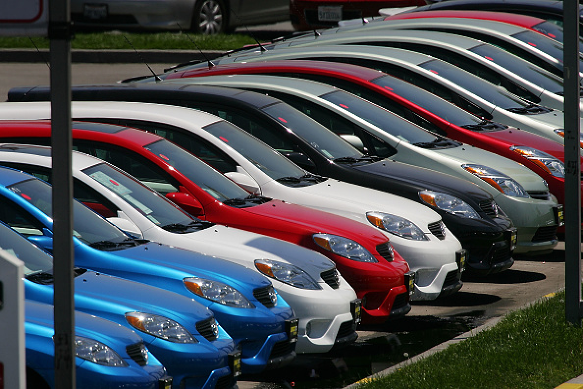 Продажбите на нови автомобили  в България са се увеличили с  8,4% през юни 