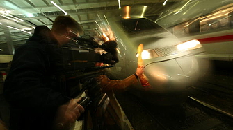 Крайнолеви екстремисти най вероятно стоят зад саботажа на железниците във Франция