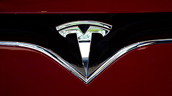 Мъск мести за октомври премиерата на роботаксито на Tesla