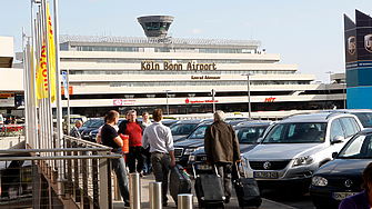 Екоактивисти затвориха летище „Кьолн-Бон“, плашат с блокади още аерогари по света