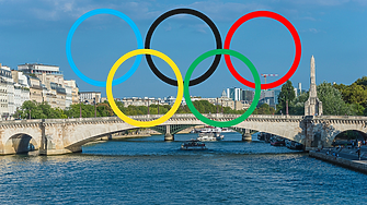 Изгониха бразилска плувкиня от Олимпийските игри заради посещение на Айфеловата кула