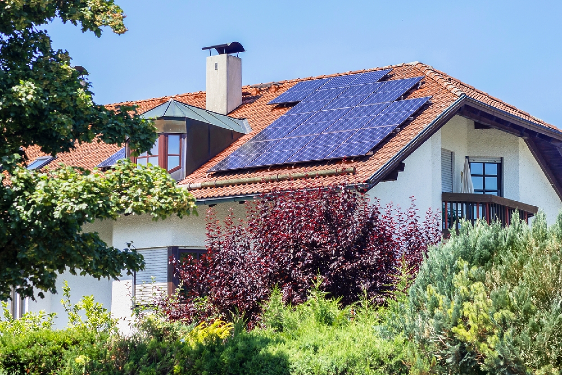 Над 1500 домакинства са одобрени за  финансиране със 140 млн. за солари и батерии на къщите 