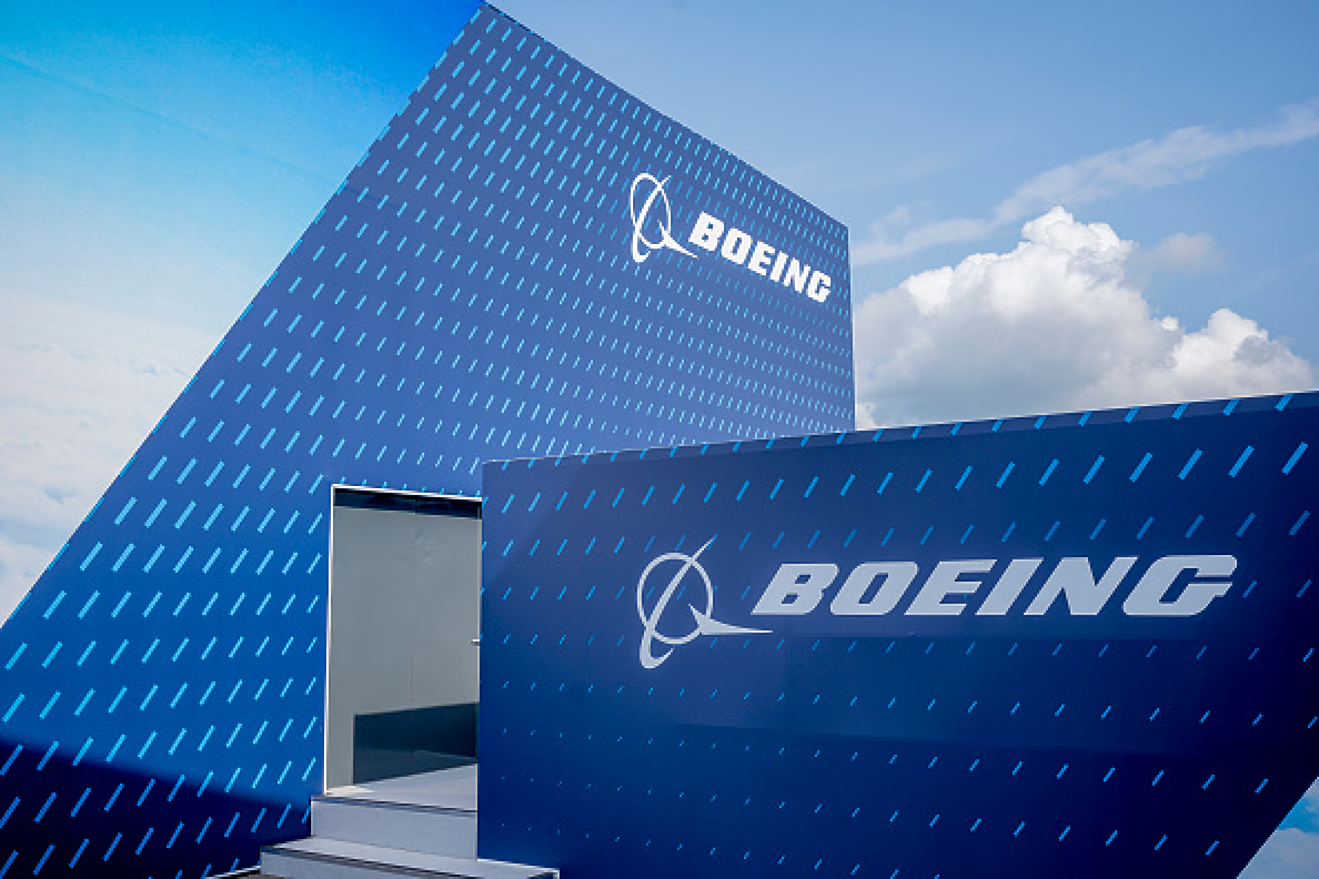 Шефове на Boeing и Spirit AeroSystems ще свидетелстват на изслушване за  авария на MAX 9