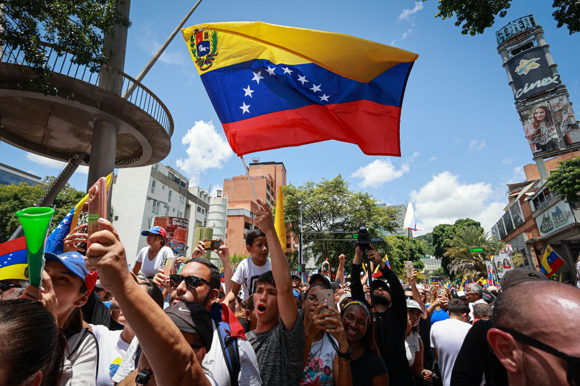 Венецуела започва наказателно преследване срещу лидерите на опозицията