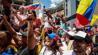 Венецуелската политическа опозиция и нейните поддръжници снощи се събраха в