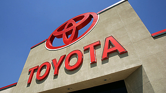 Toyota с рекордна тримесечна печалба заради слабата йена
