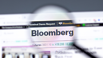 Bloomberg уволни репортер заради нарушено ембарго и застрашаване на акцията за размяна на шпиони и дисиденти