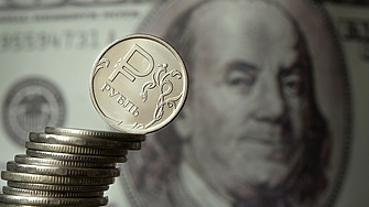 Рублата загуби от стойността си спрямо долара в днешната търговия