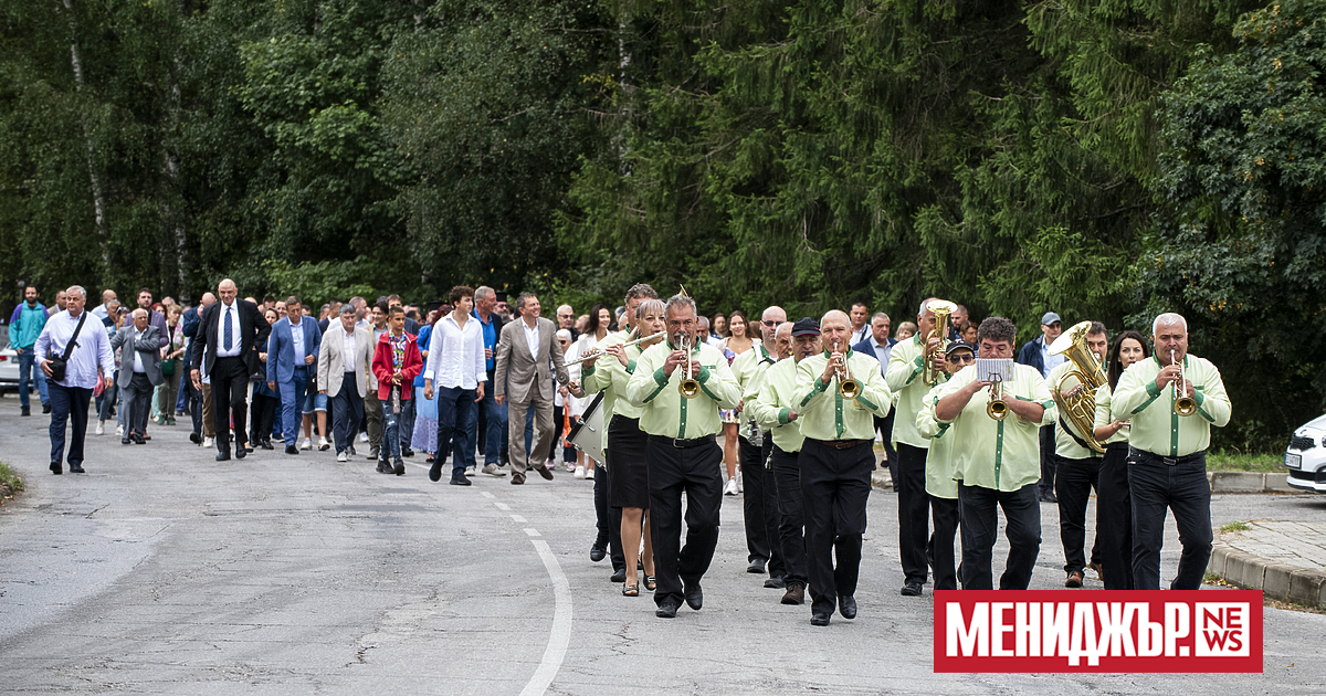 Хиляди работници и служители в Асарел-Медет“, пенсионери от дружеството, както