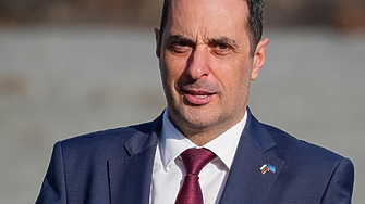 Министърът на транспорта и съобщенията Георги Гвоздейков който остава извън