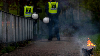 Шведската прокуратура съобщи че ще изправи пред съда двама мъже