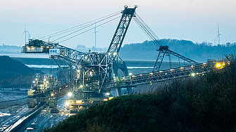 Китай ще продължи постепенно да се отказва от изкопаемите горива