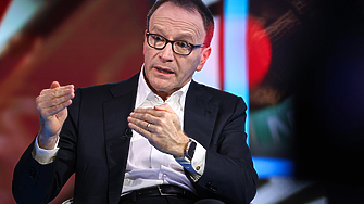 Акциите на Nestle се сринаха рано в петък след внезапното напускане