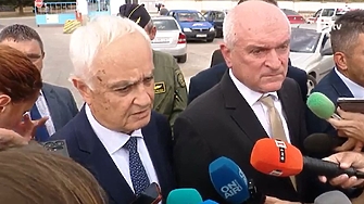 Двама офицери пилоти на катастрофиралия по рано днес самолет L