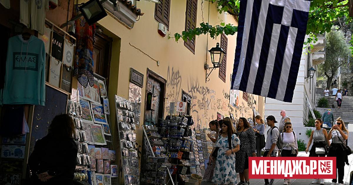 Гърция се бори със свръхтуризма на островите Санторини и Миконос