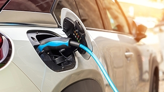 Ръстът в продажбите на хибридни автомобили тъй като навлизането на