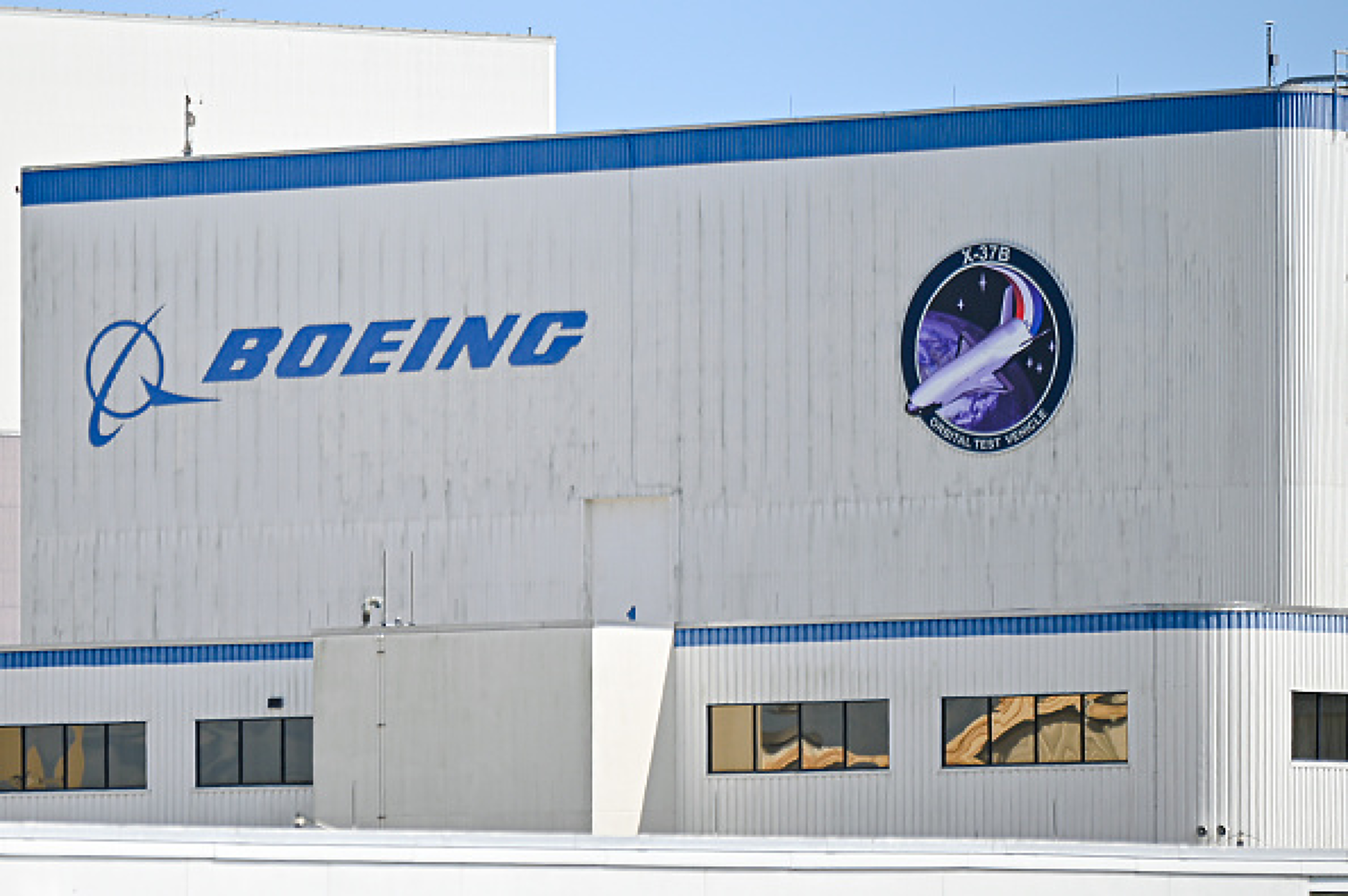 Boeing обмисля набиране на поне $10 млрд. от продажба на акции