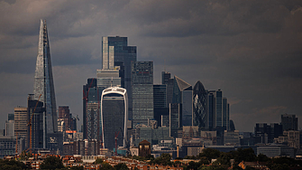 Икономиката на Великобритания е нараснала по бавно от очакваното през второто