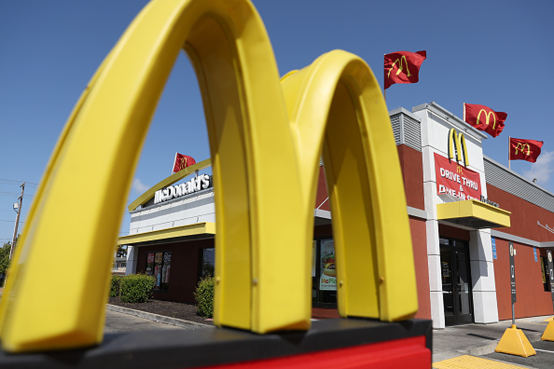 Пилешко вместо телешко - McDonald's променя рецептата на „Big Mac“ в САЩ, за да се бори с падащите продажби