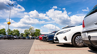 Печалбите на Mercedes се сриват  на фона на стагнацията на китайския пазар