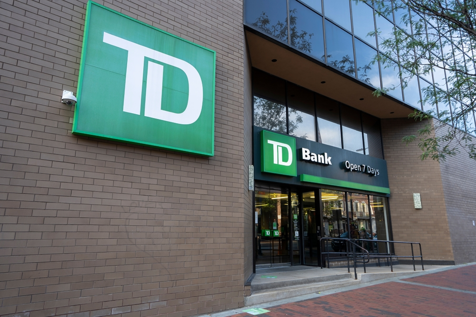 Американската TD Bank ще плати  $3 млрд. глоба заради нарушаване на закон за пране на пари