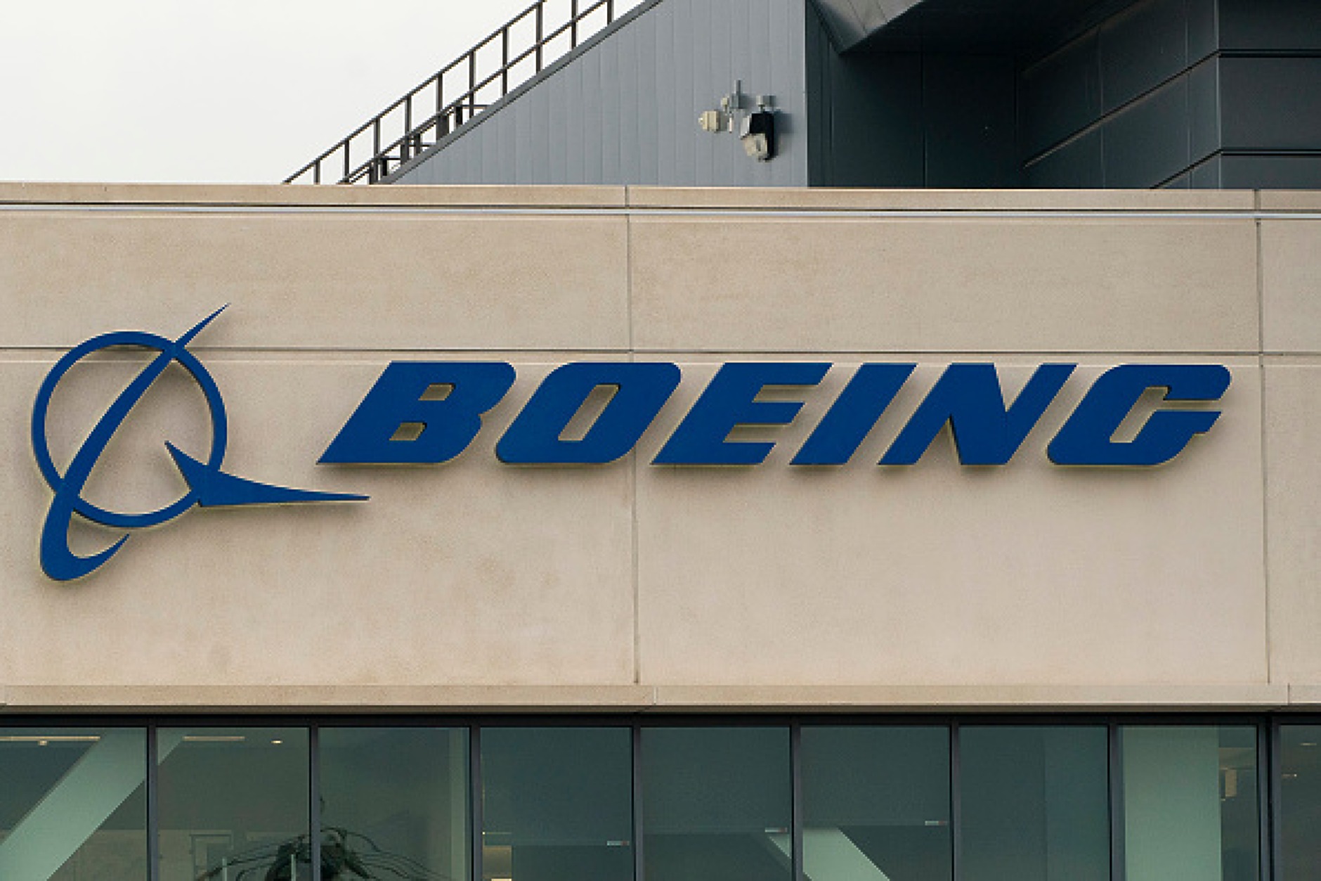 Boeing  стартира плана си за  набиране на капитал от над 15 млрд. долара 