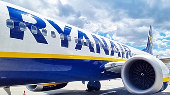 Нискотарифната ирландска авиокомпания Райънеър Ryanair планира да намали с 10