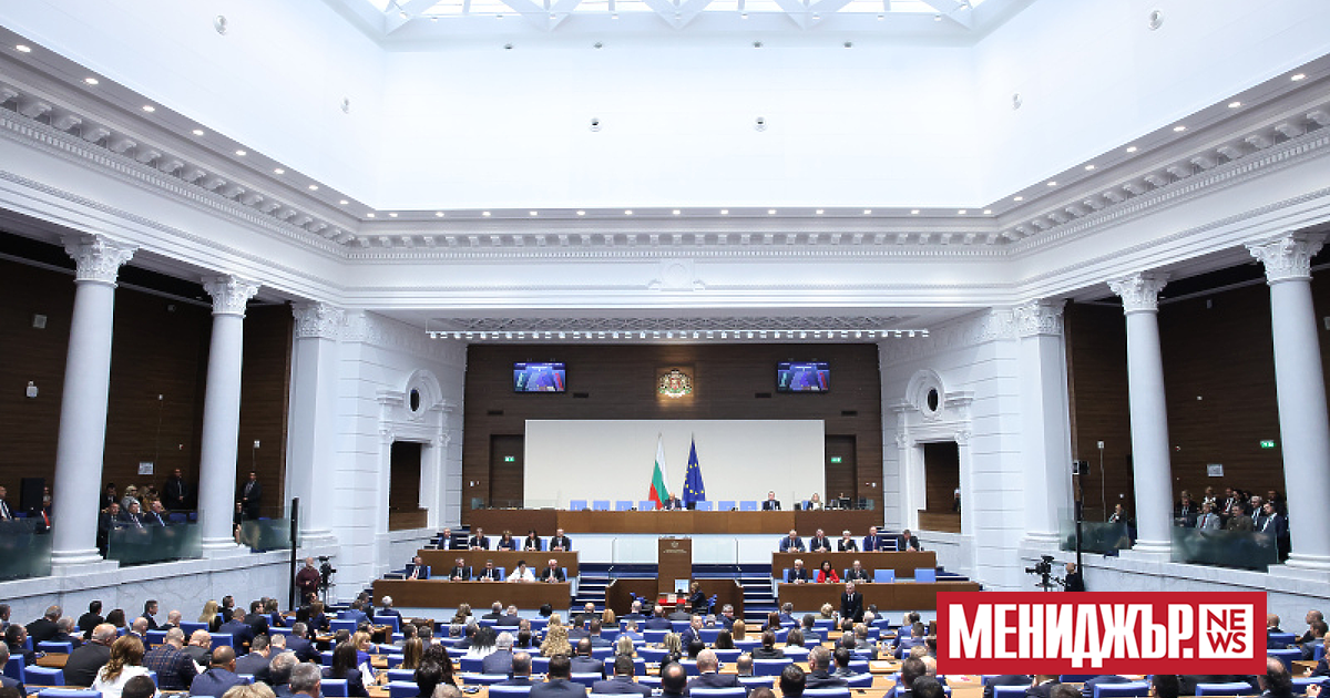 В остър сблъсък в пленарната зала влязоха Кирил Петков и