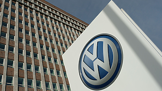 Работниците  на VW започват битка  срещу натиска за  $18 млрд. намаляване на разходите