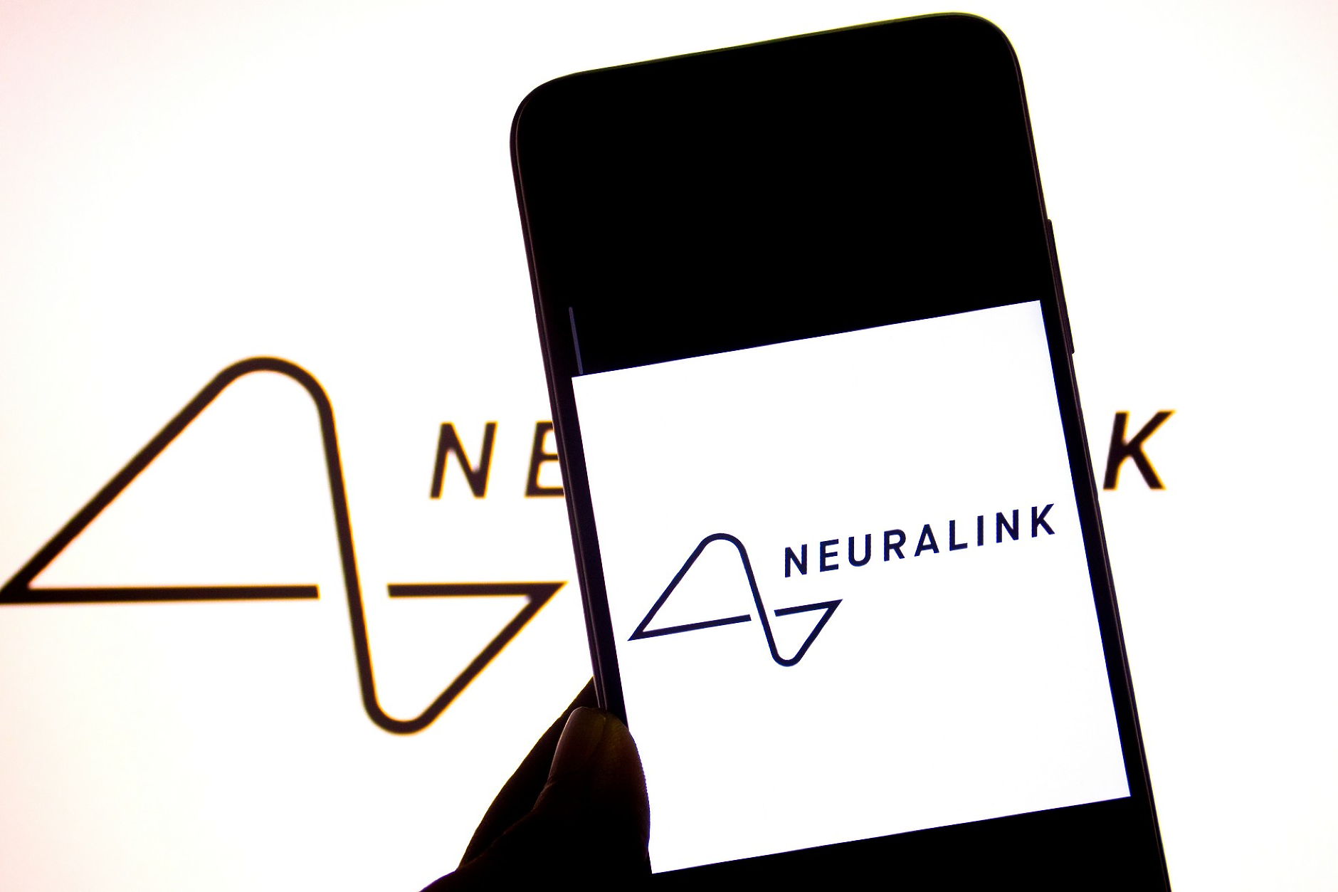 Neuralink на Илон Мъск получи одобрение от Канада за тест с мозъчен имплант