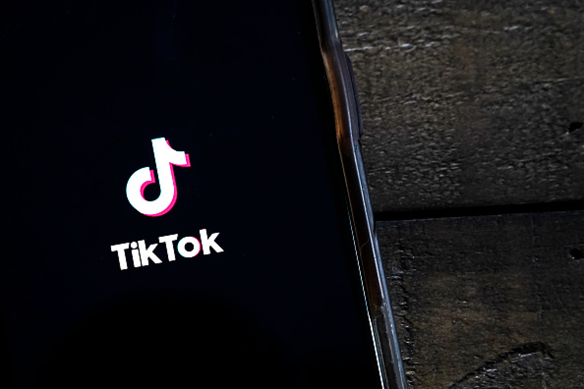  TikTok в САЩ засилва наемането на нови служители, въпреки заплахата от забрана