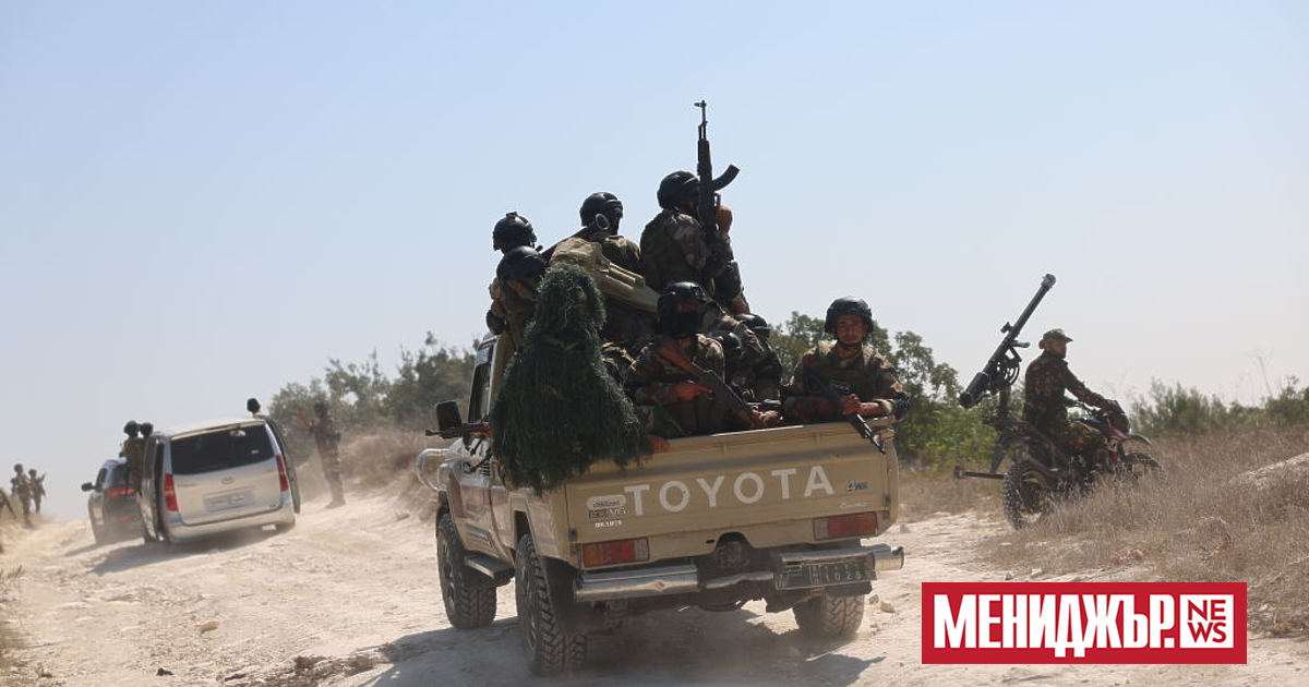 Бунтовниците в Сирия заявиха днес, че са започнали да обкръжават