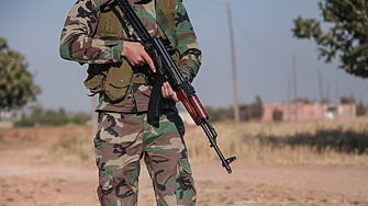 Сирийски военни бягат от Сирия в Ирак заради боевете на сирийска територия