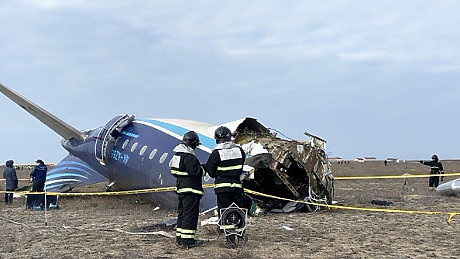  Украйна заяви, че разбилият се в Казахстан самолет е бил улучен от руска ракета