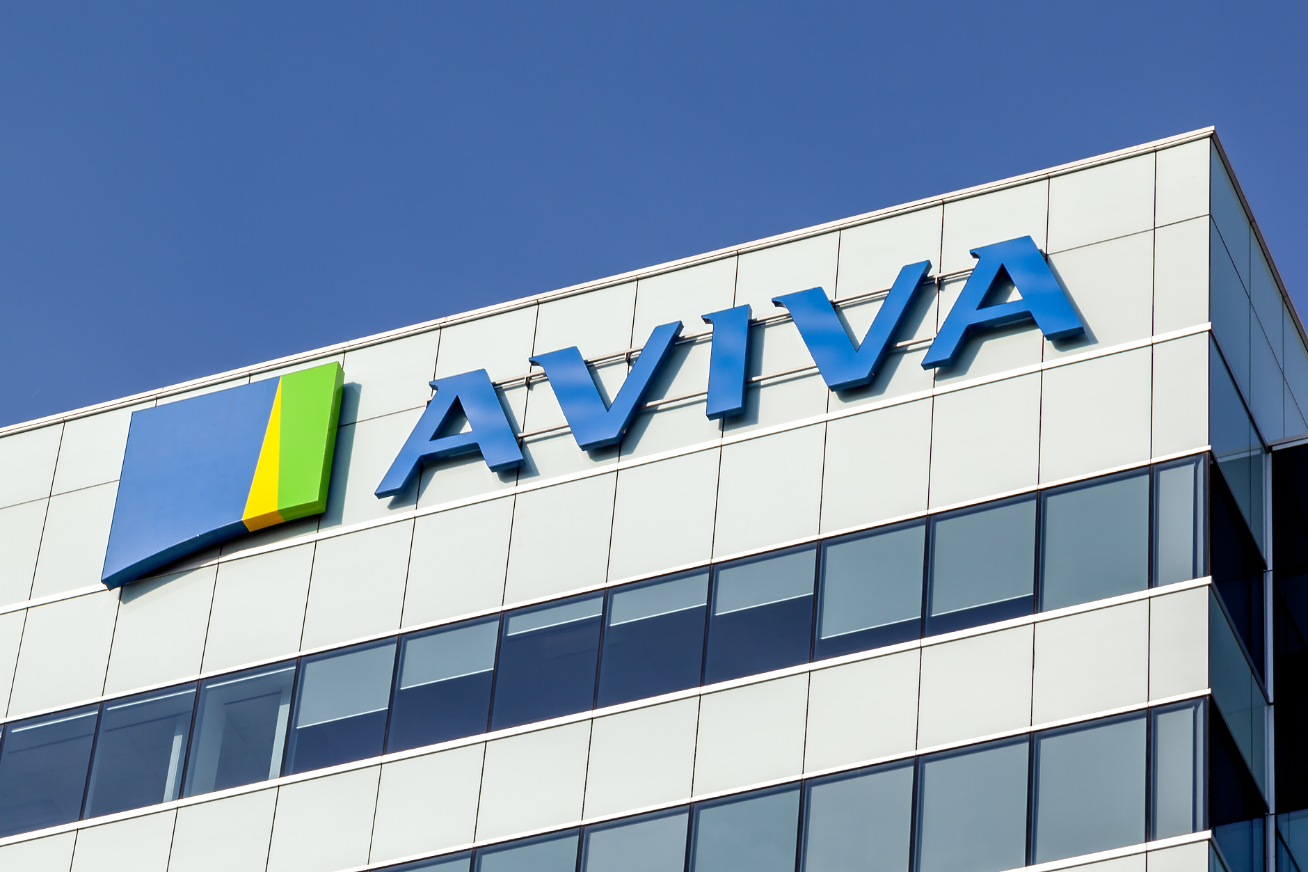 Британският застраховател Aviva ще придобие Direct Line в сделка за 3,7 млрд. паунда