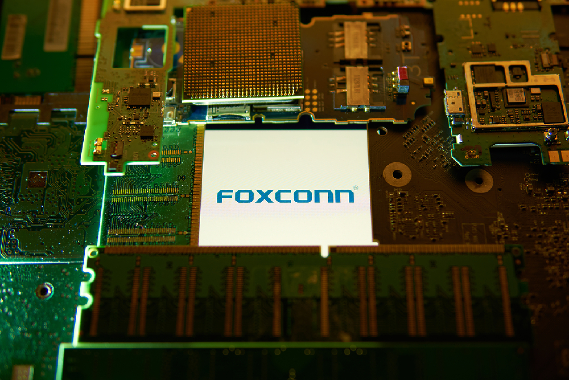 Foxconn с рекордни приходи за четвъртото тримесечие