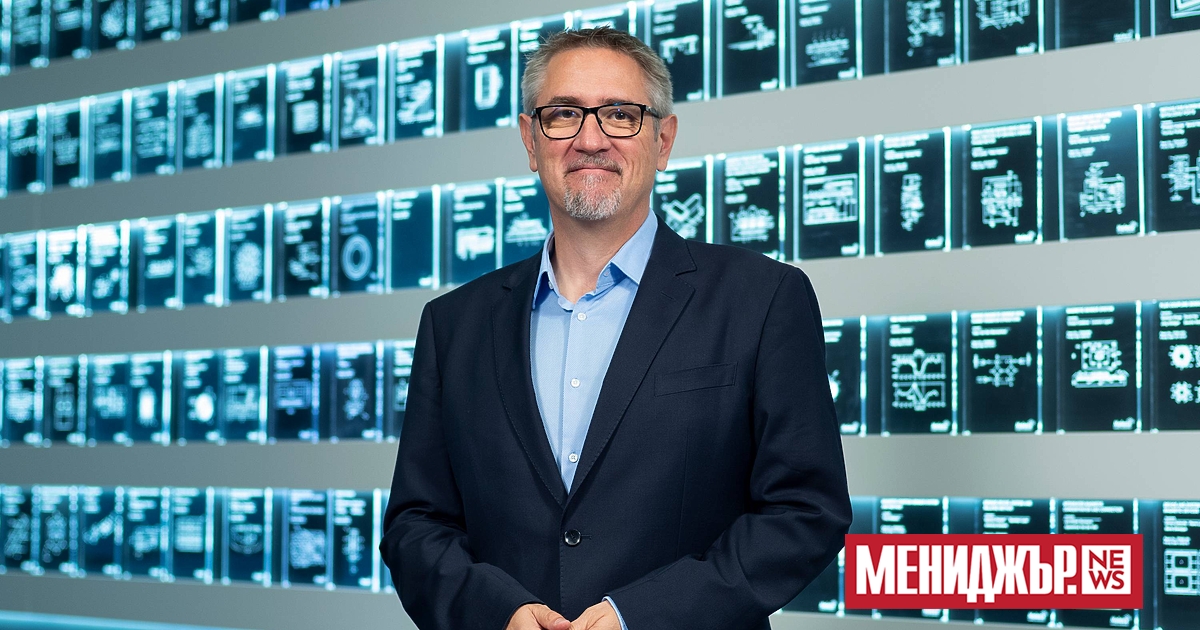 Силвен Коло е роден във Франция и започва кариерата си