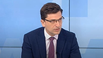 В момента България отговаря на всички абсолютно всички критерии за